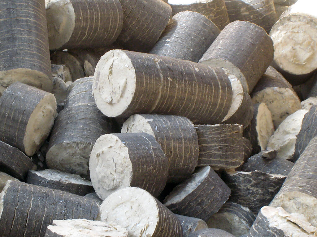 non-biomass_pucks Non-Biomass Fuel Logs